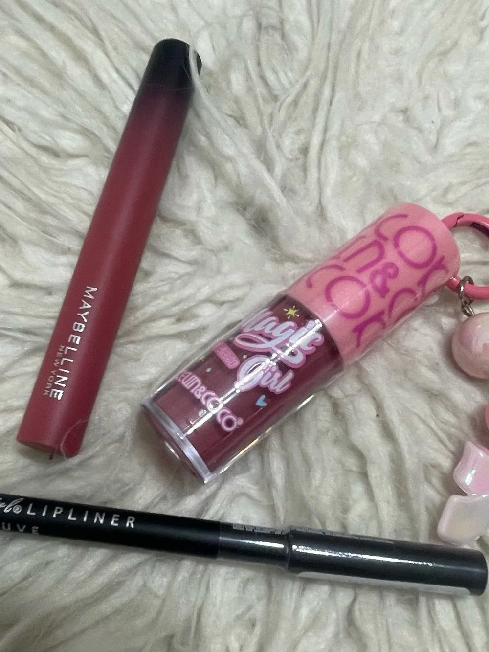 Ale-Hop Pink Gift Set with Maybelline Lipstick & L.A. Girl Lipliner